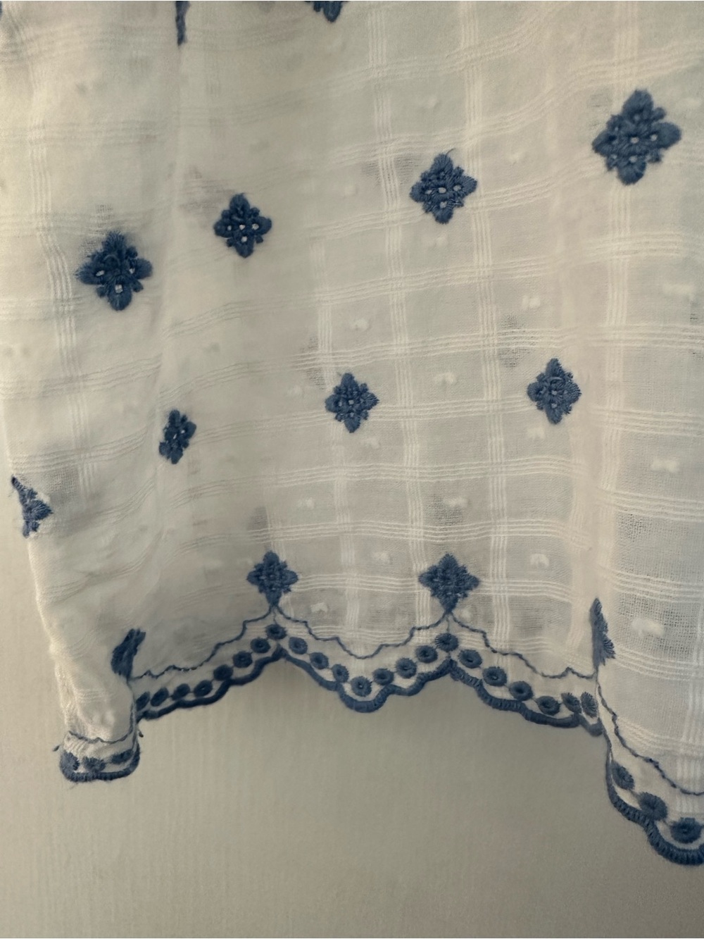 Lucky Brand White Sleeveless Button-Down Top with Blue Embroidery - Picture 3 of 5